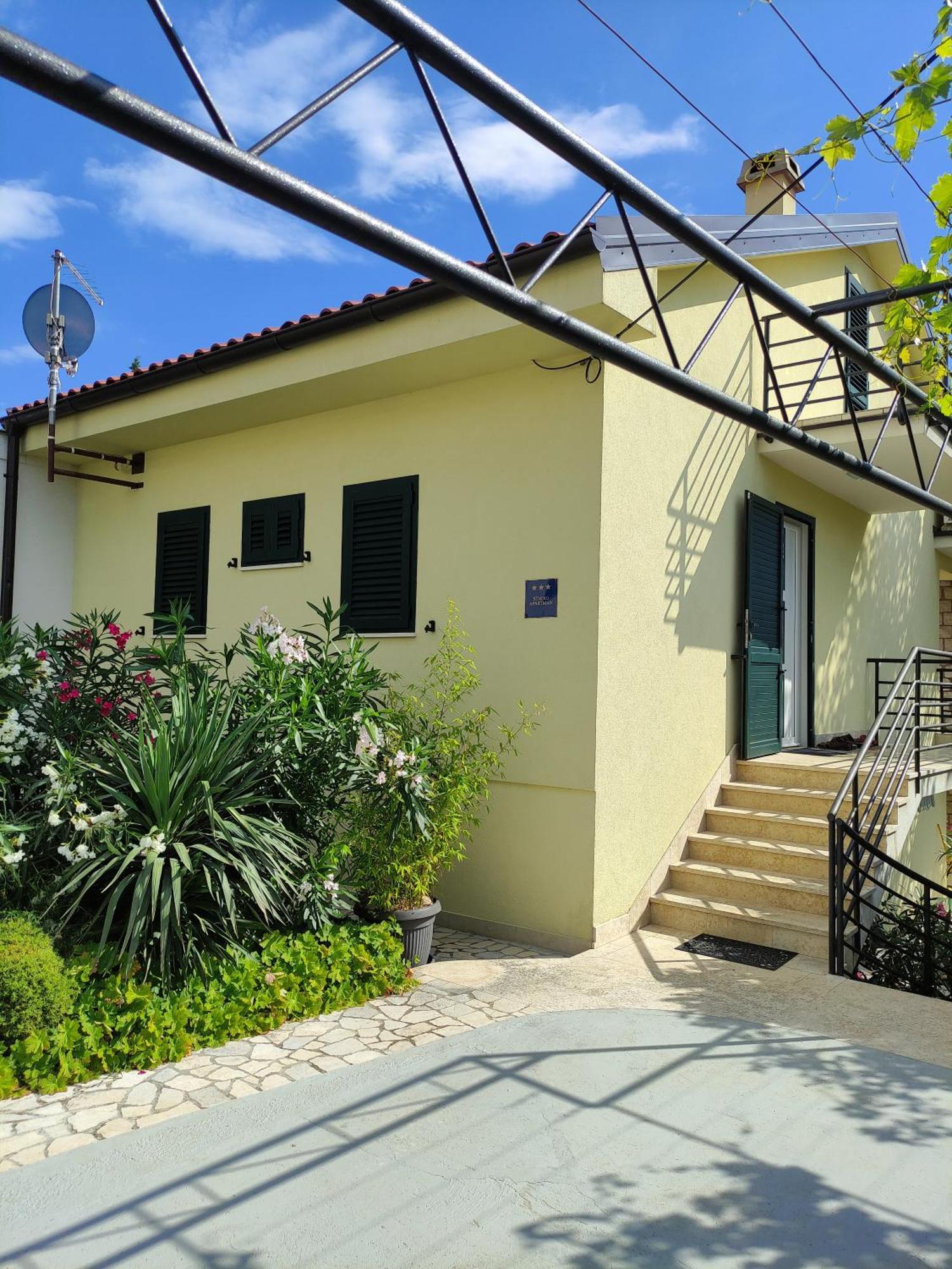 Studio Apartment Dramalj Exterior photo
